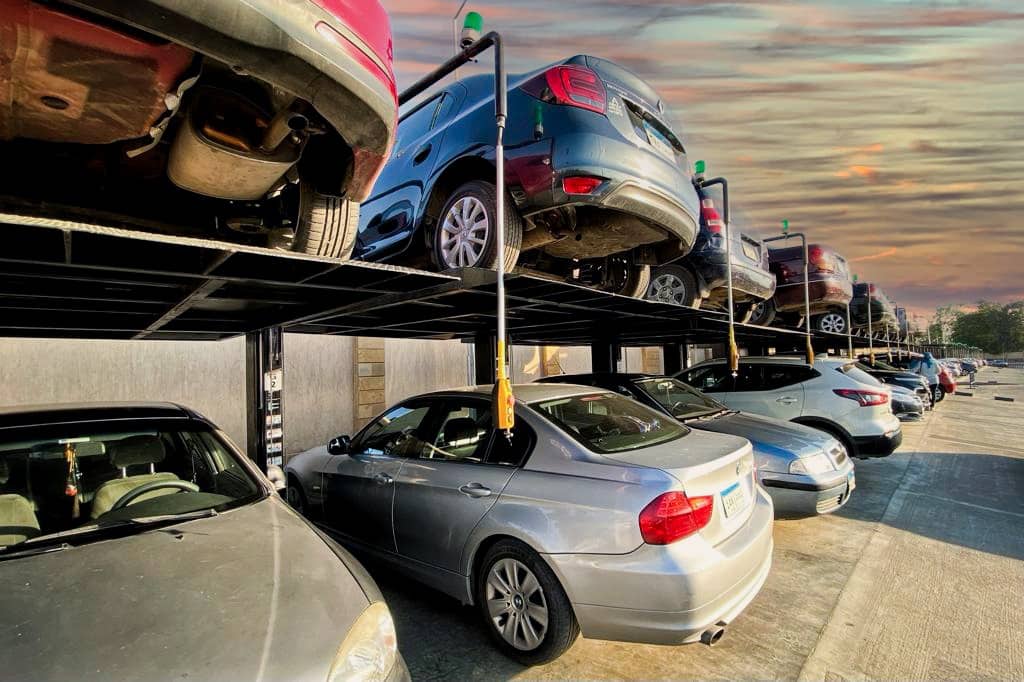 صناعة الجراجات الذكية